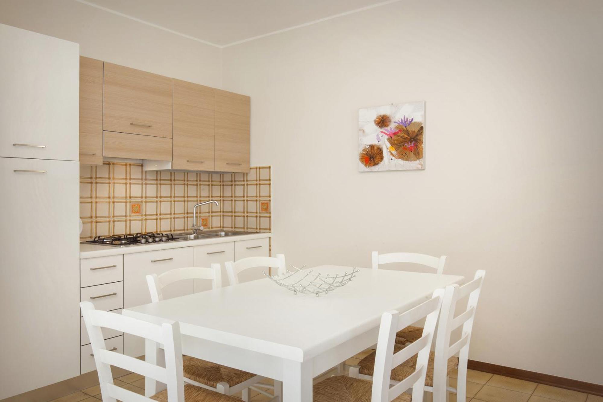 Rosa Bourbon Apartment